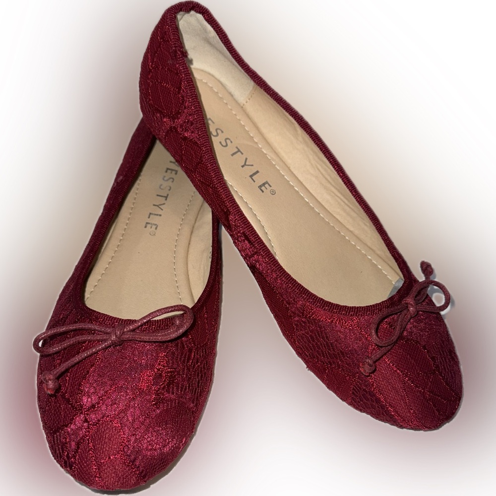 EUC YesStyle Lace Slip-on Shoes